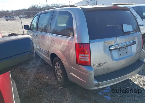 2010 Chrysler Town & Country Touring from USA, damaged, VIN 2A4RR5D17AR252701